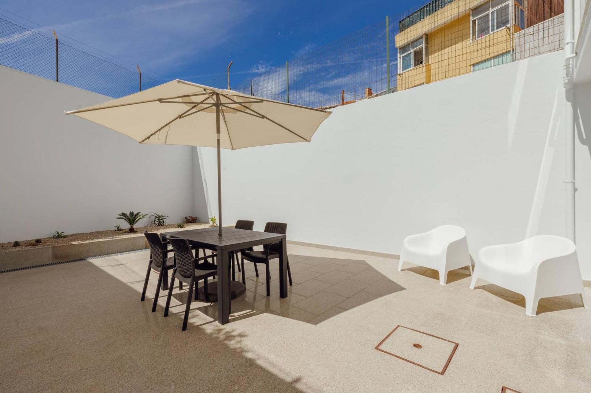 Stylish Apartment With Terrace By Hosty بورتو المظهر الخارجي الصورة